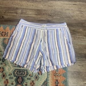 Artisan NY 100% lien stripe shorts
